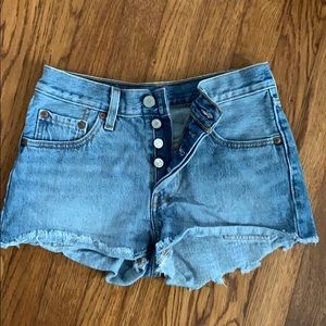 Levi’s 501 denim shorts size 24